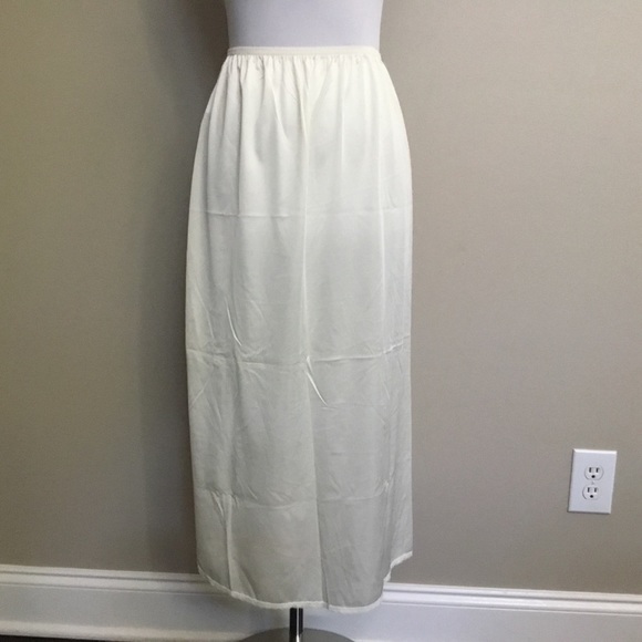 Vintage VANITY FAIR cream lace maxi half slip M - Picture 1 of 5